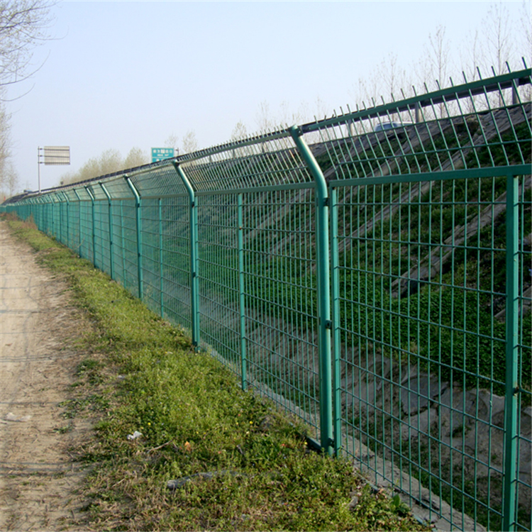 道路焊接綠色護欄圖片3